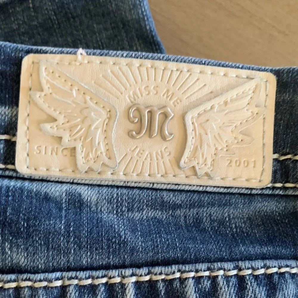 Miss Me Angel Wings Jeans with Embroidered Pocket Mid-Rise Curvy Boot Cut Sz 27 - Picture 4 of 9